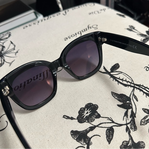 TOMFORD SUNGLASSES - Picture 3 of 7